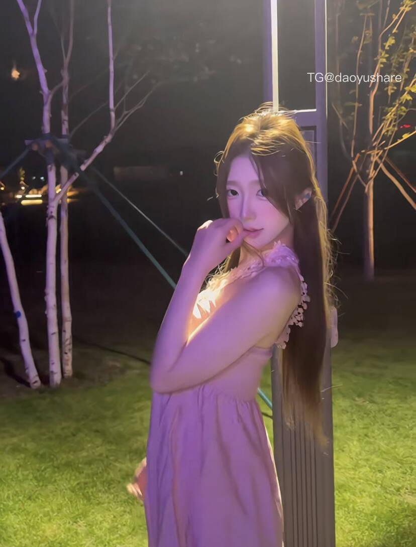 欲野小姐 2025-08-19 20:00:05 照片合集65p 第10张