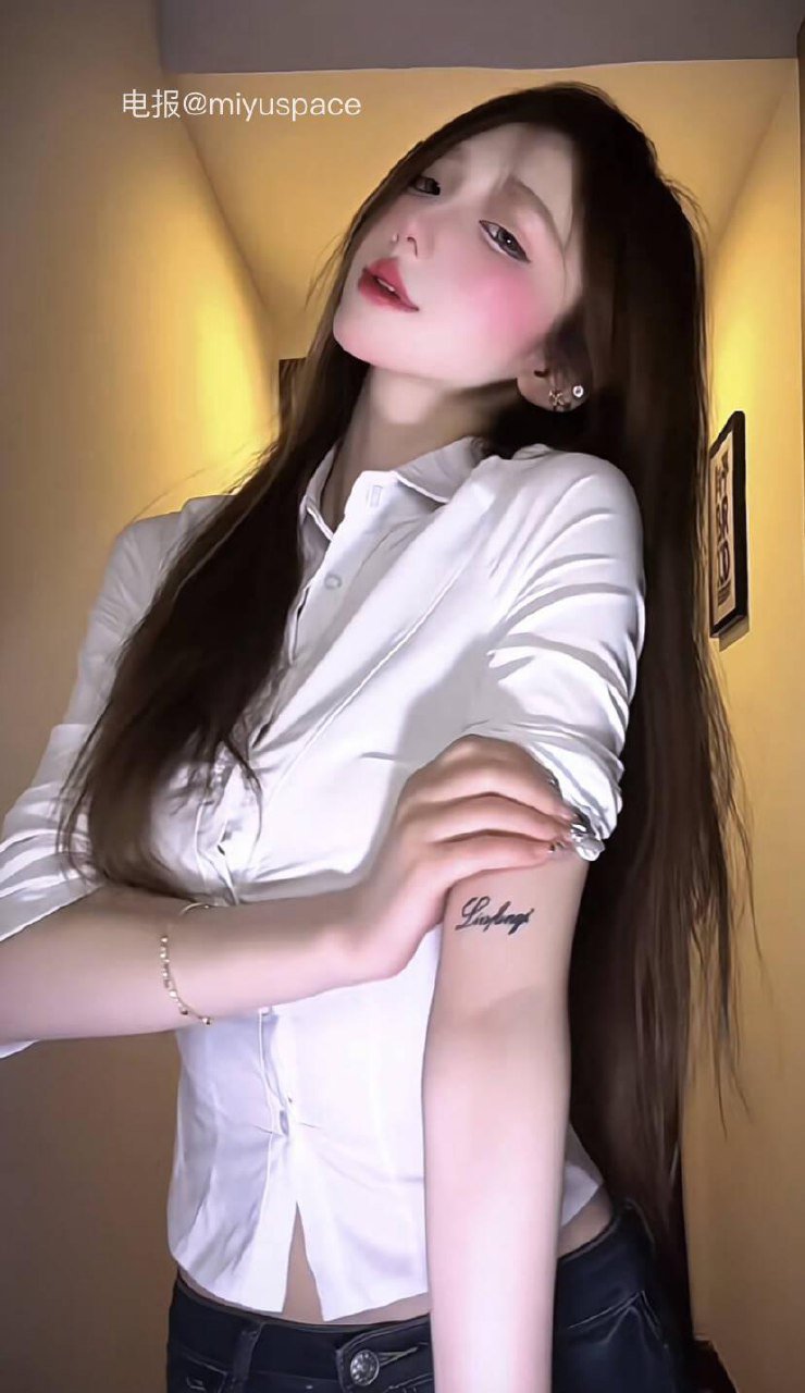 欲野小姐 2025-08-19 20:00:05 照片合集65p 第6张