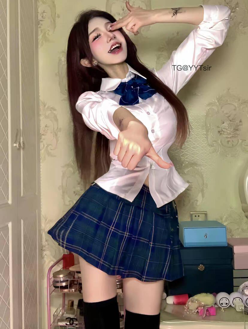 欲野小姐 2025-08-19 20:00:05 照片合集65p 第12张