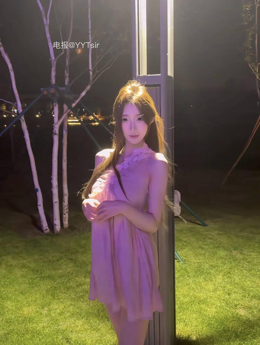 欲野小姐 2025-08-19 20:00:05 照片合集65p 第16张