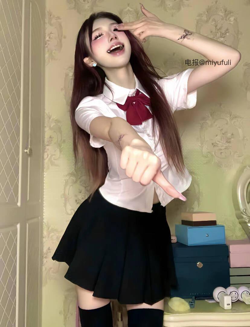 欲野小姐 2025-08-19 20:00:05 照片合集65p 第11张