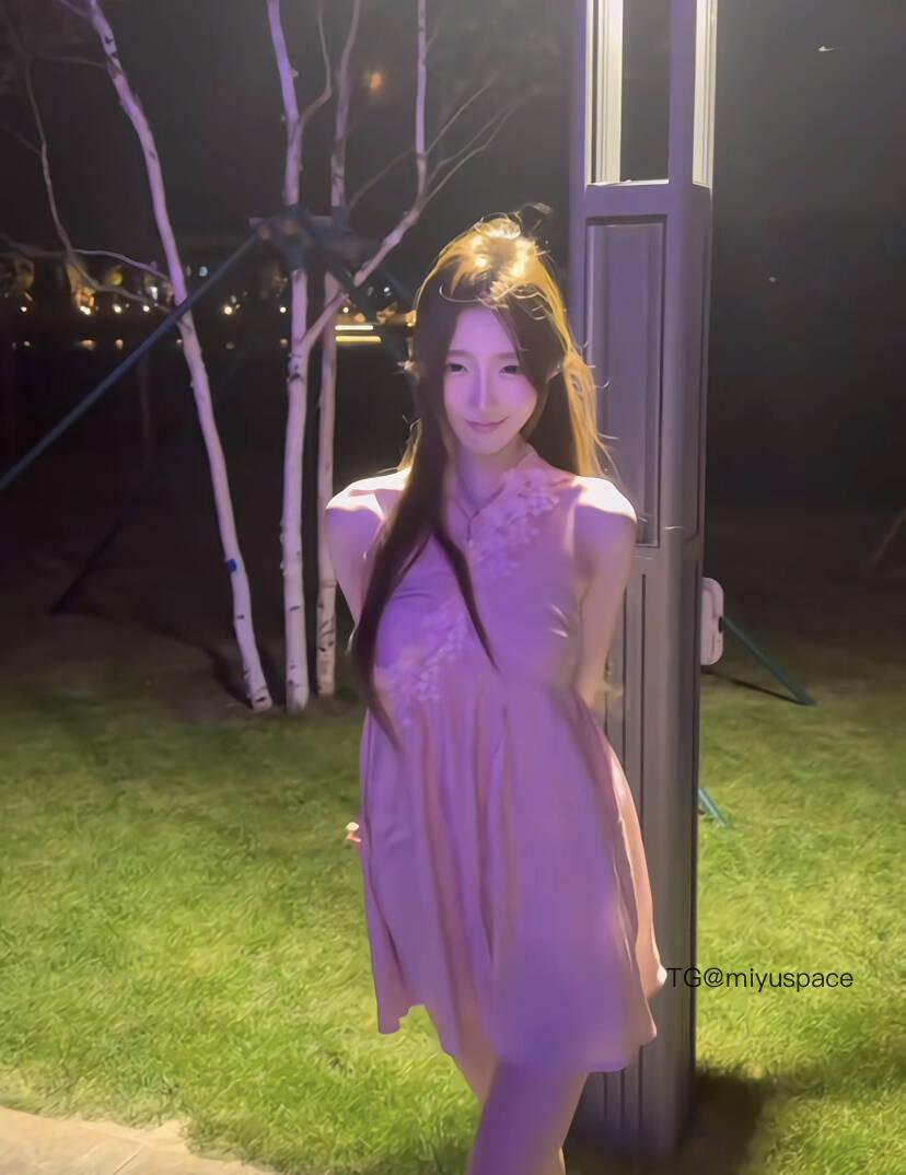 欲野小姐 2025-08-19 20:00:05 照片合集65p 第15张