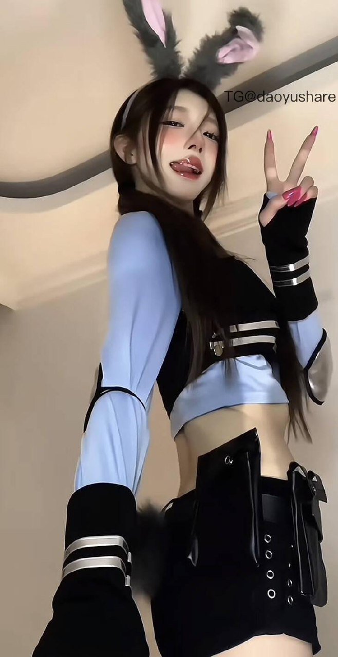 欲野小姐 2025-08-19 20:00:05 照片合集65p 第41张