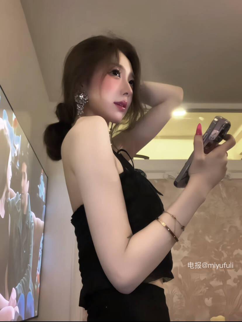 欲野小姐 2025-08-19 20:00:05 照片合集65p 第53张