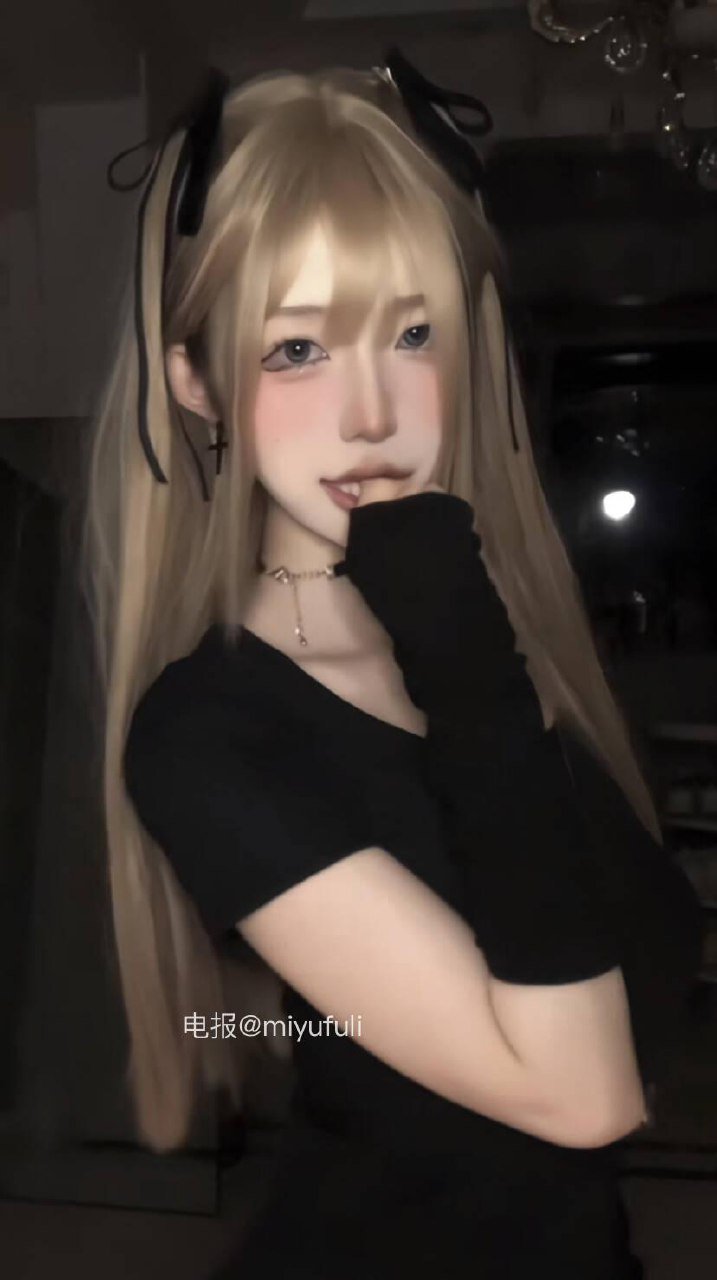 欲野小姐 2025-08-19 20:00:05 照片合集65p 第50张