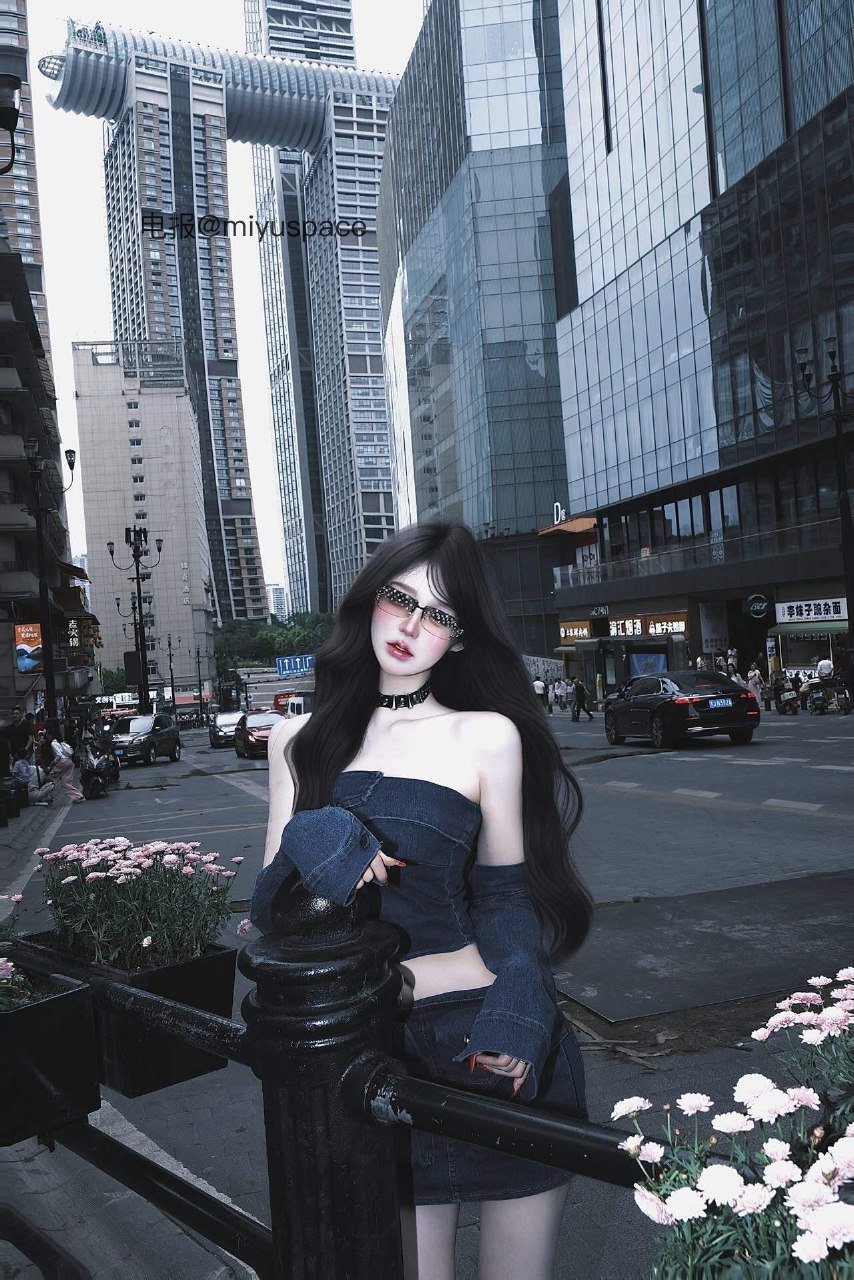 欲野小姐 2025-08-19 20:00:05 照片合集65p 第64张