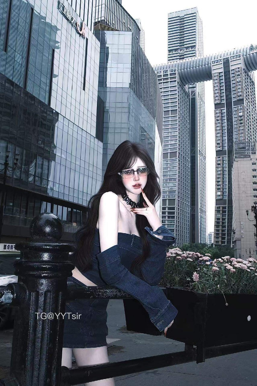 欲野小姐 2025-08-19 20:00:05 照片合集65p 第65张