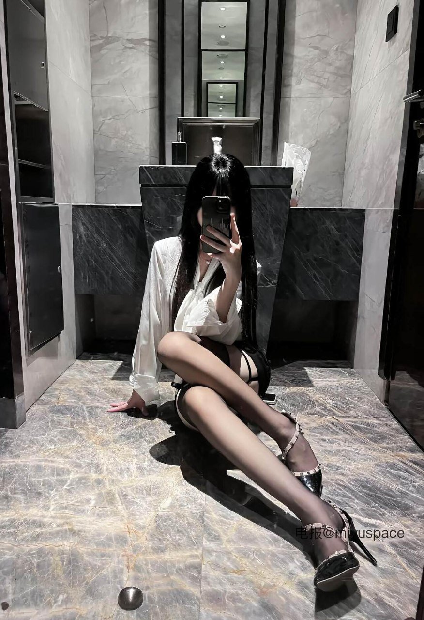 小酱粒 2025-08-20 09:34:09 想泡我 那就看你够不够资格 第4张