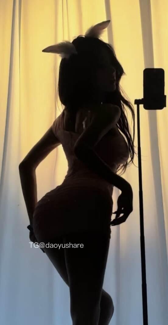 午夜桃香 2025-08-20 13:34:59 可以就叫我吗？就两个字 第19张