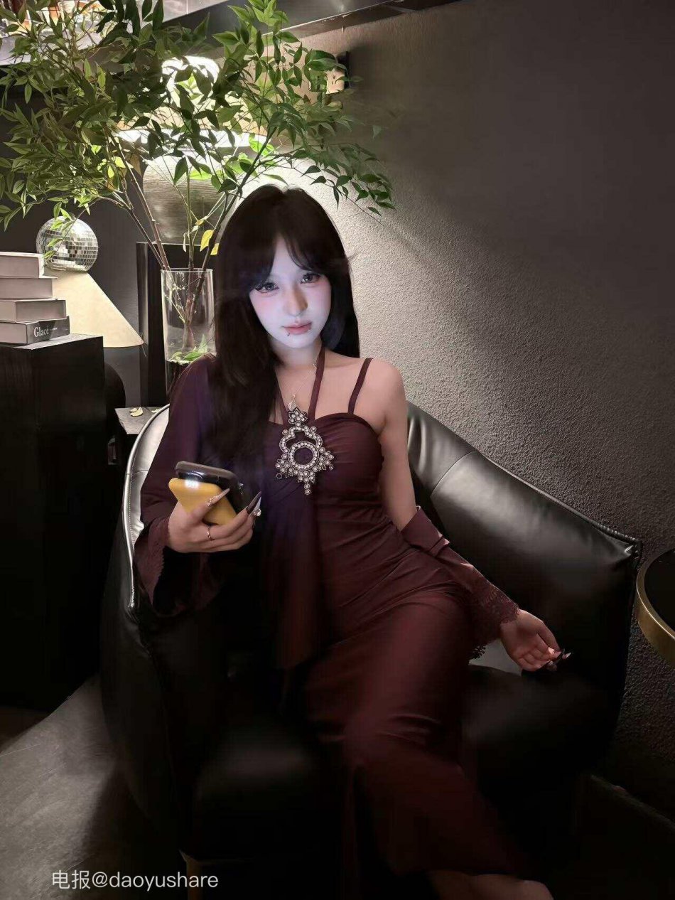 受气包 2025-08-18 13:22:01 看着我的眼睛 你真的不喜欢吗 第1张