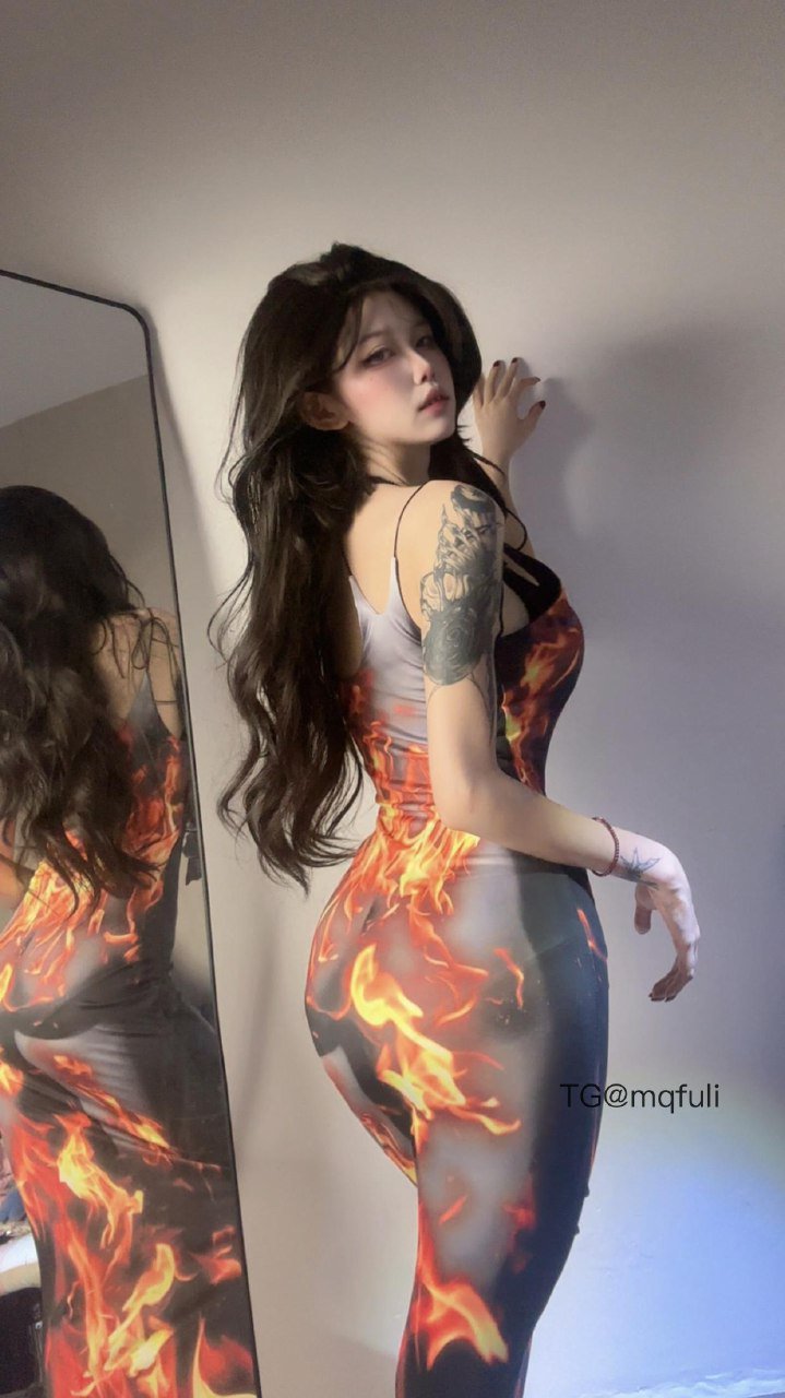 小哭包不哭 2025-08-20 10:41:00 【付费贴】最新到了一身超火辣衣服🫦 第5张