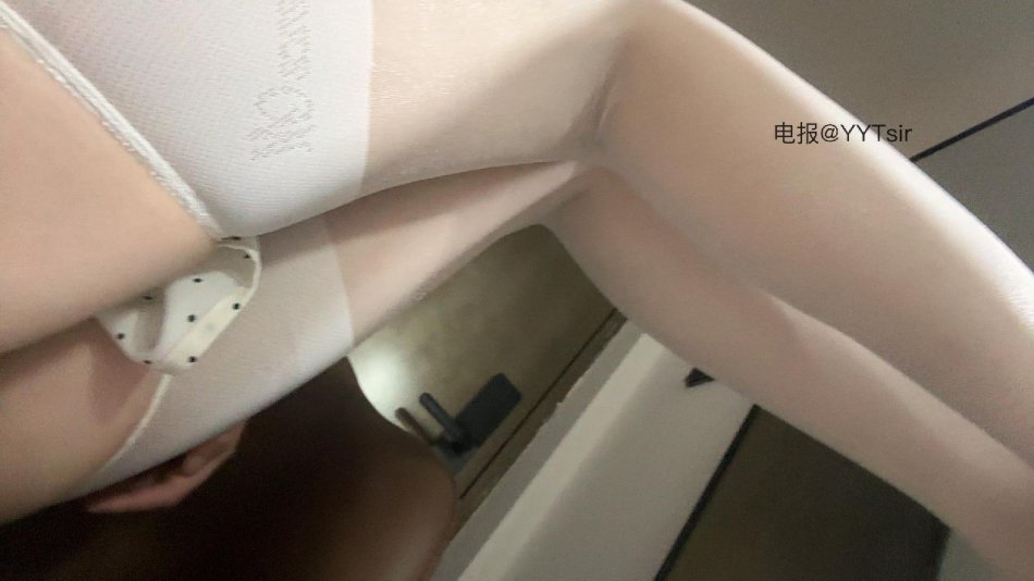 美子野 2025-08-25 10:15:18 七张诱人写真 第6张