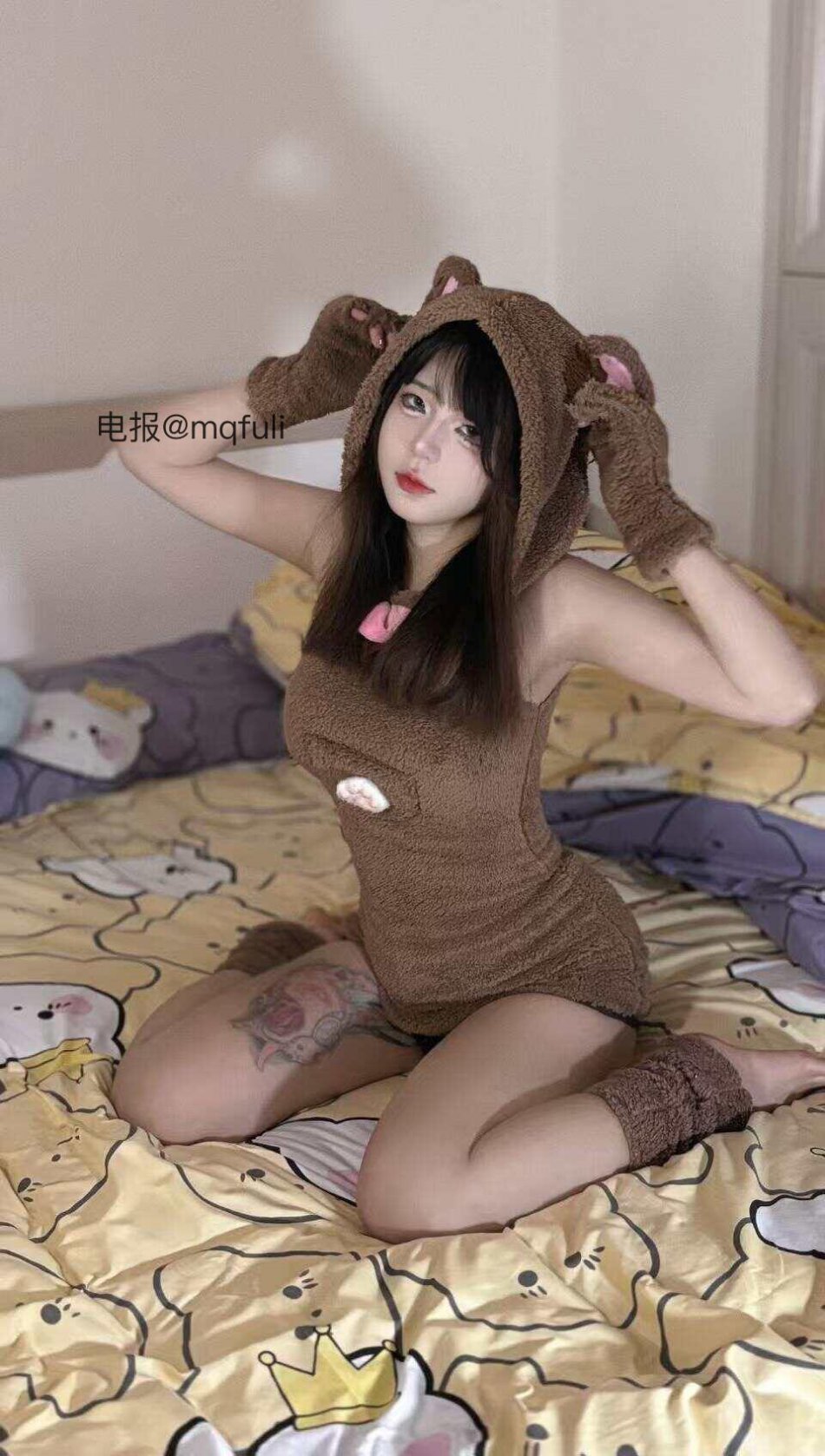 小e饱饱 2025-08-19 23:54:23 巴掌和吻痕都是我送你的礼物 第1张