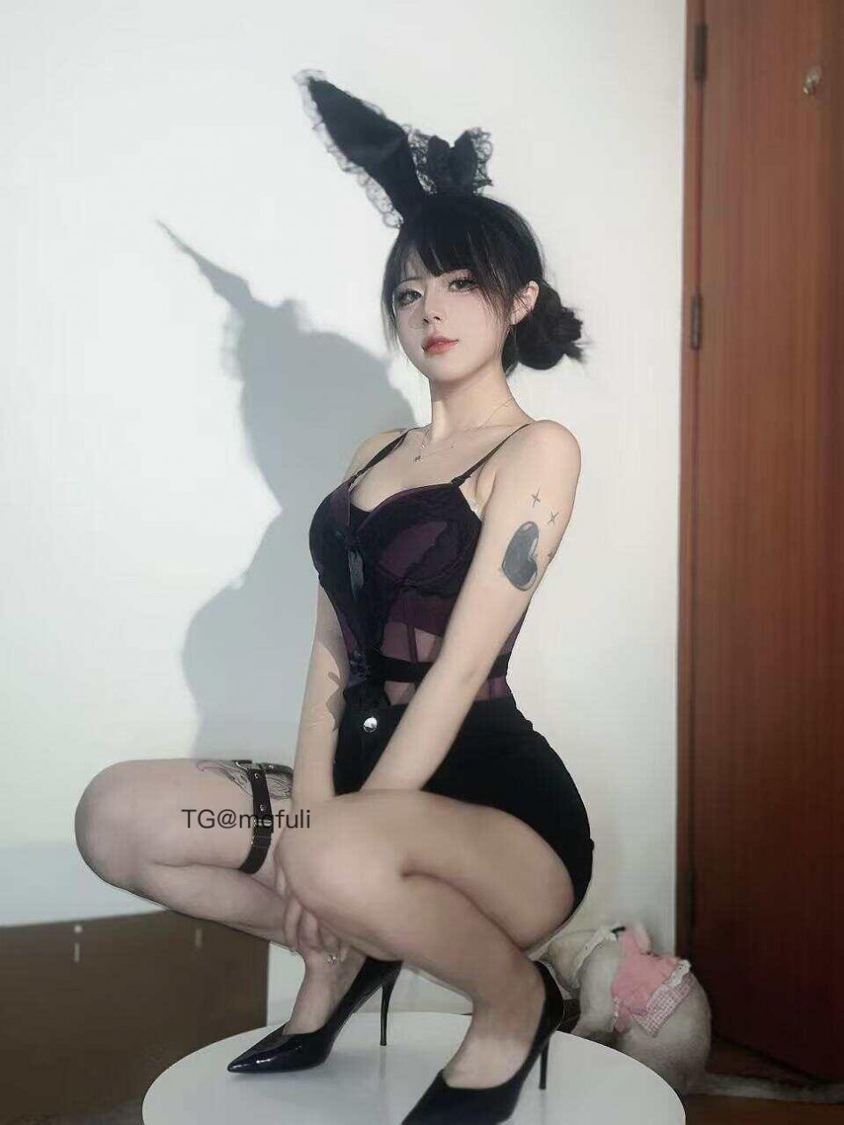 小e饱饱 2025-08-19 23:54:23 巴掌和吻痕都是我送你的礼物 第9张