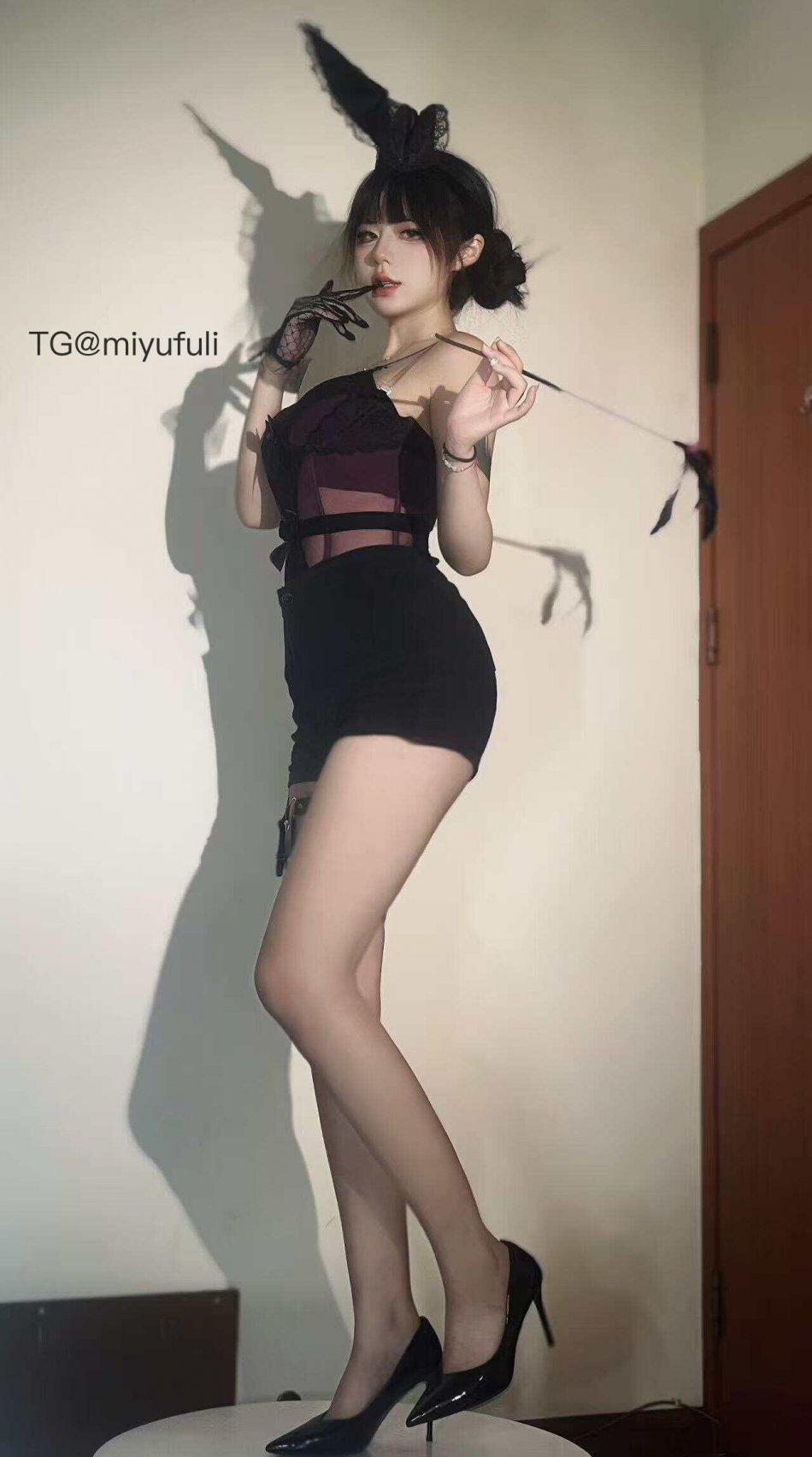 小e饱饱 2025-08-19 23:54:23 巴掌和吻痕都是我送你的礼物 第8张