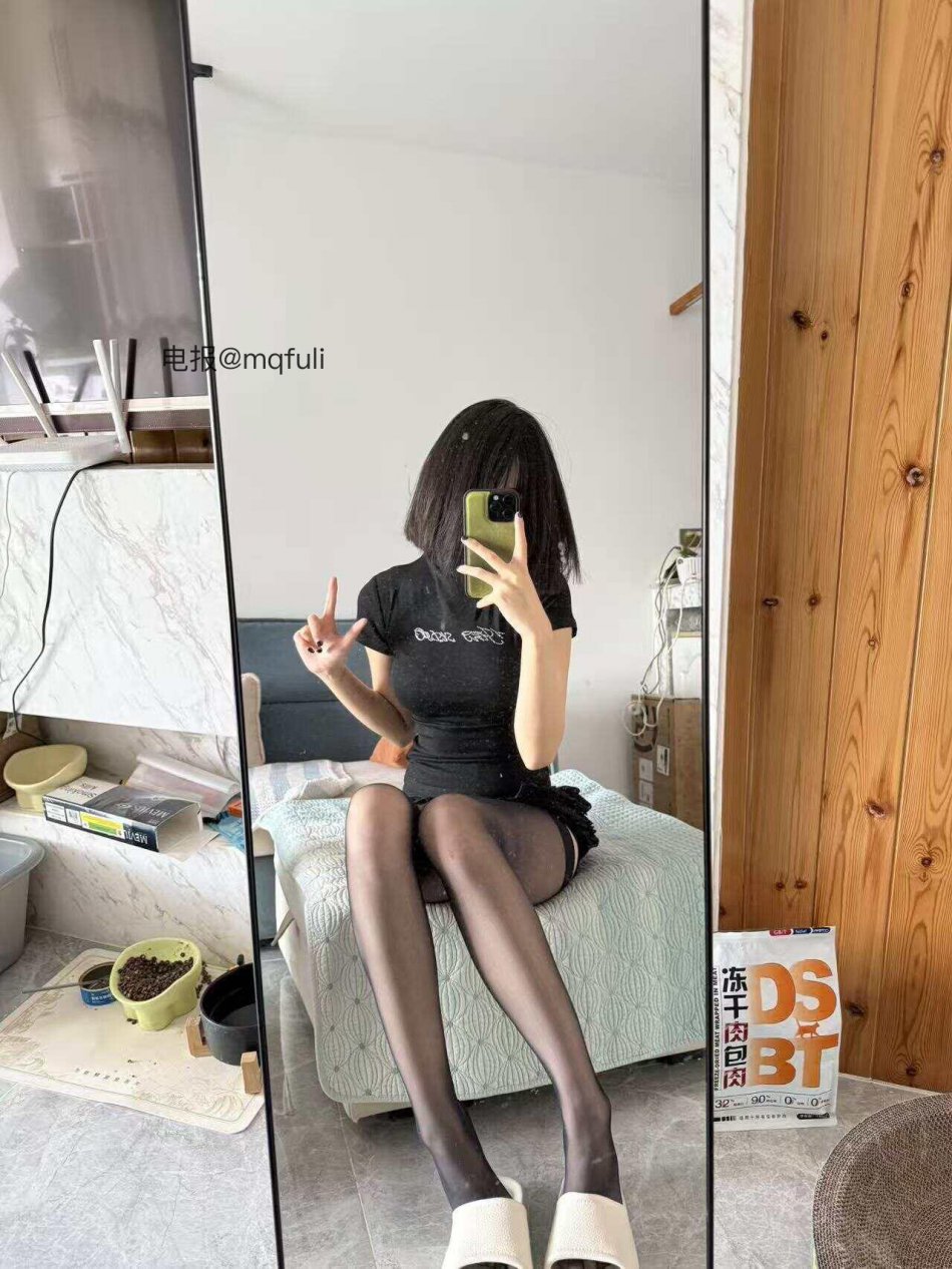 月饼 2025-08-26 17:01:04 都说黑si金典 永看不腻噢💗 第5张