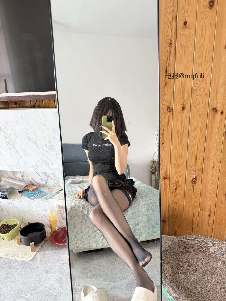 月饼 2025-08-26 17:01:04 都说黑si金典 永看不腻噢💗 第8张