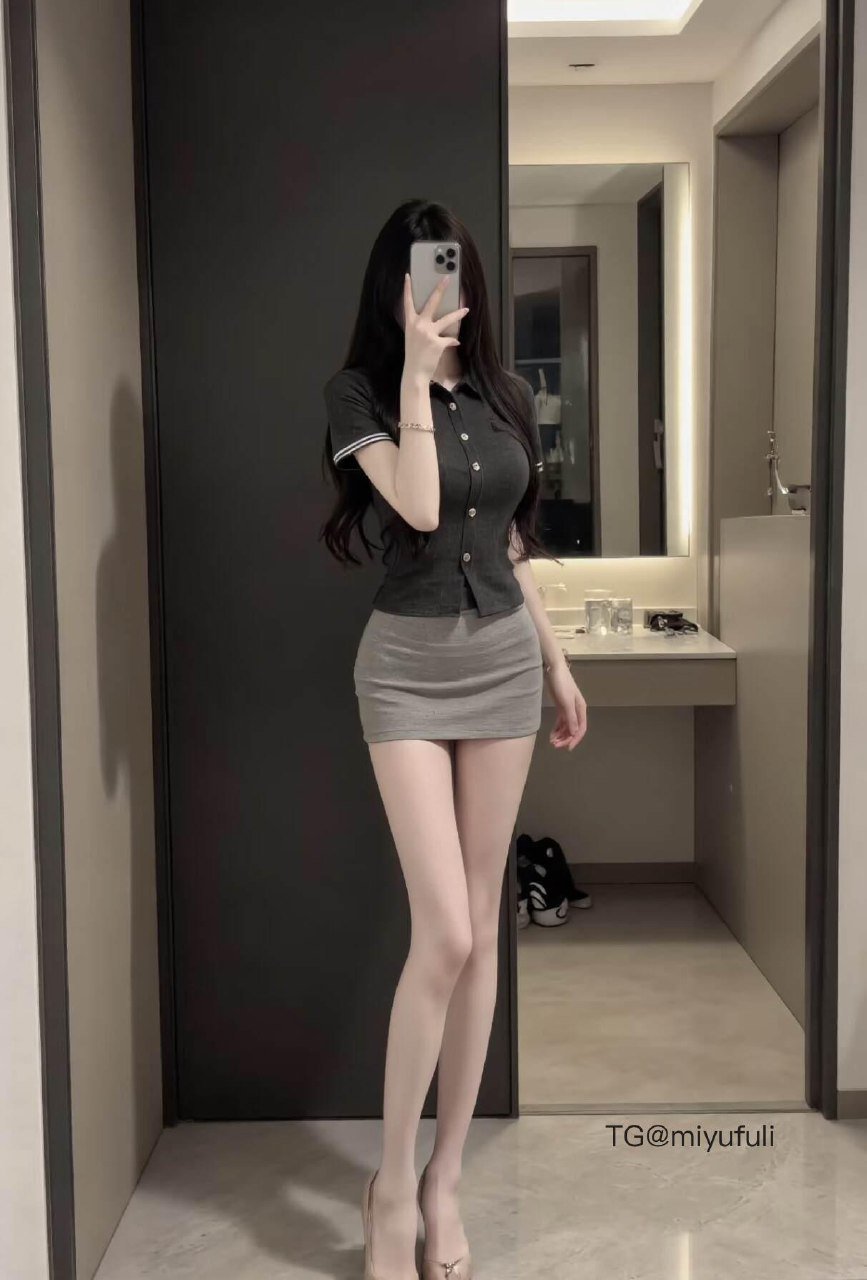 糖果不熬夜 2025-08-27 09:05:40 你们的性感小辣妹来了