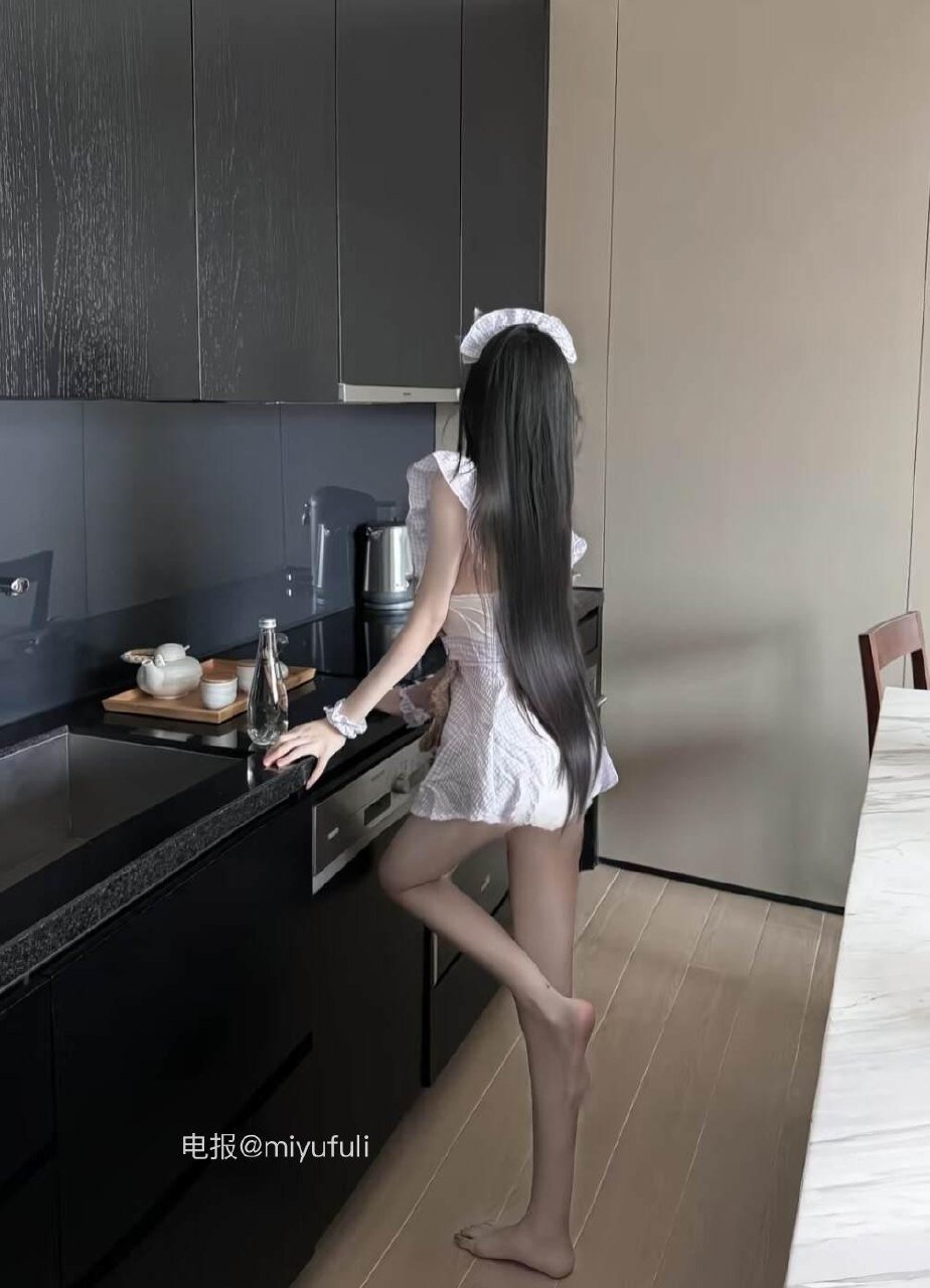 糖果不熬夜 2025-08-27 09:05:40 你们的性感小辣妹来了