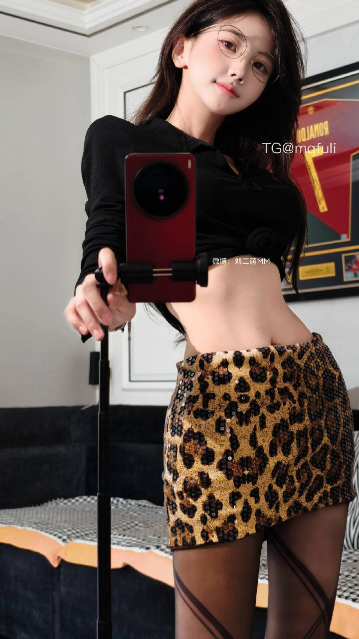 刘二萌 2025-08-26 19:43:19 好想你 见面我要把你摸起球🧶