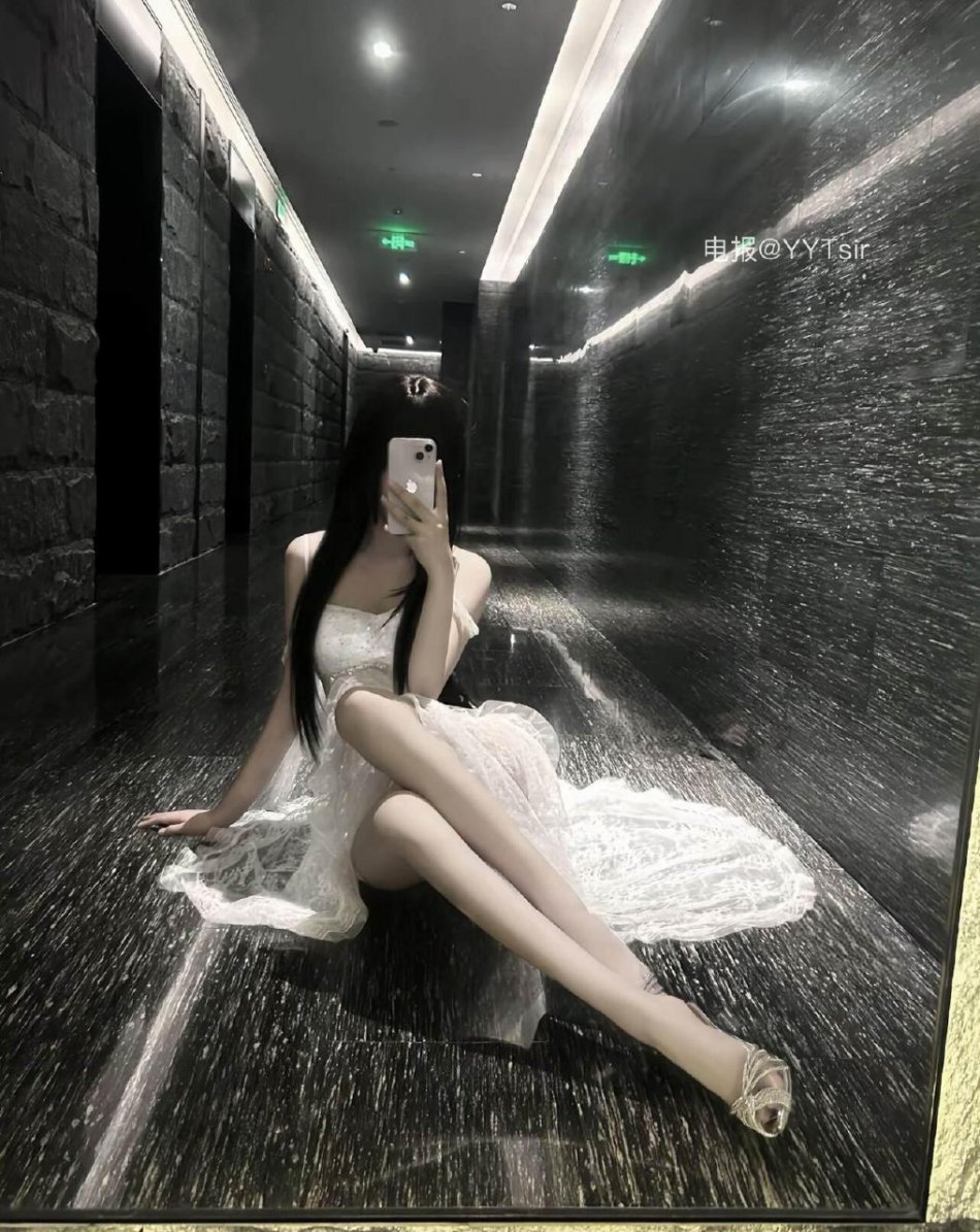 小酱粒 2025-08-28 01:30:26 都是穿上白色的裙子都像小公主，我像吗 第4张