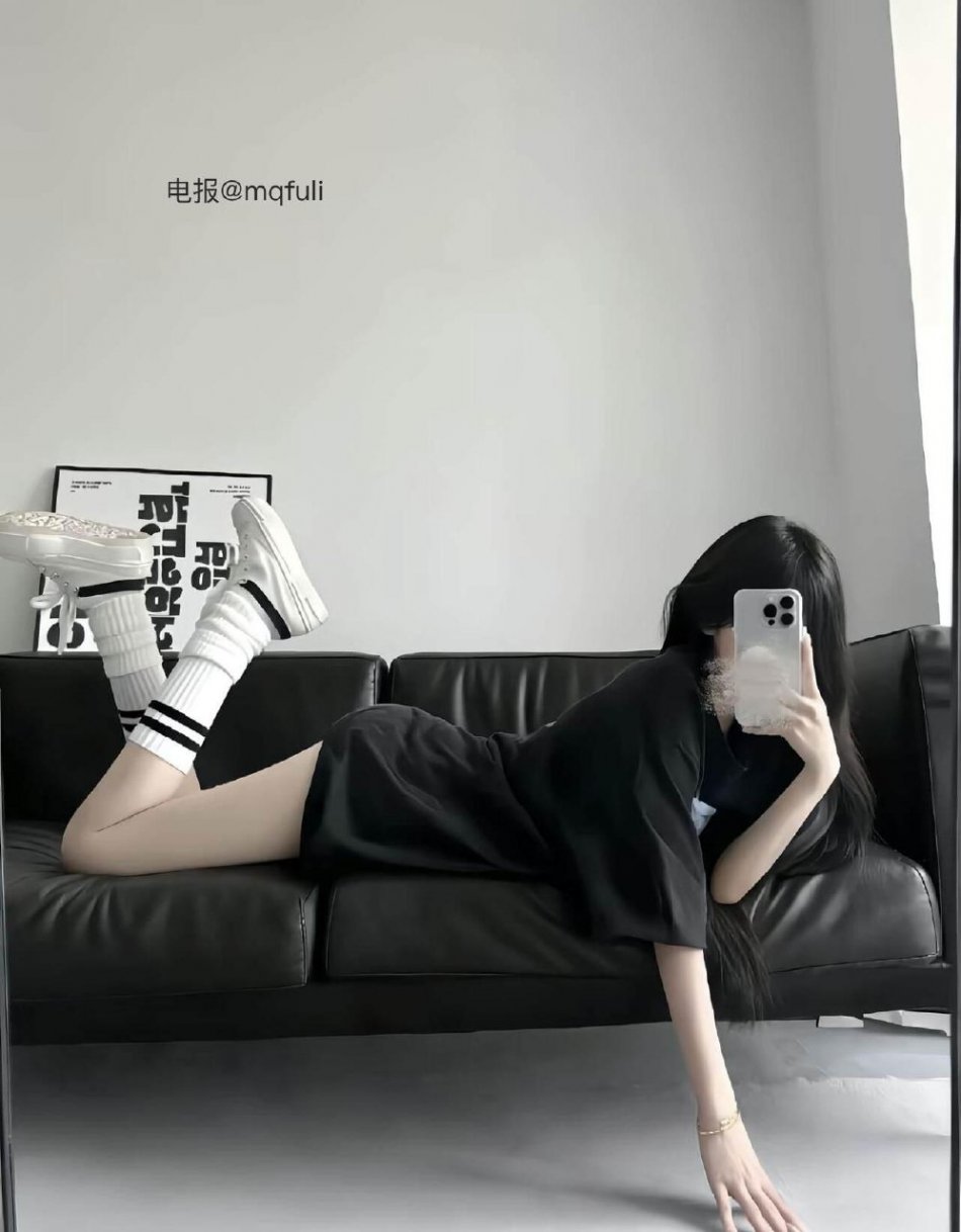 小酱粒 2025-08-28 01:30:26 都是穿上白色的裙子都像小公主，我像吗 第3张