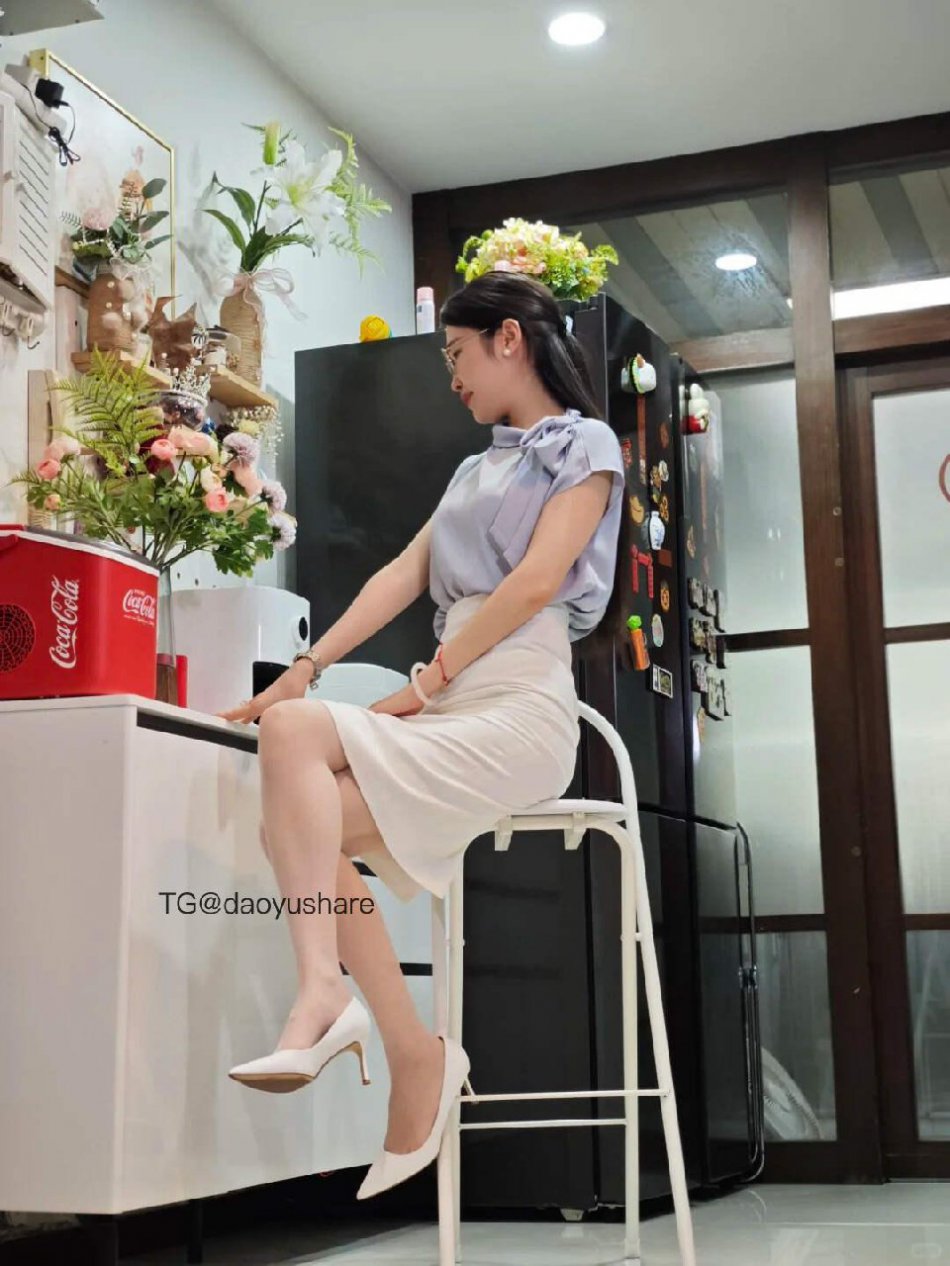 小童童 2025-08-31 11:40:25 你会从后面紧紧的抱住我么 第3张