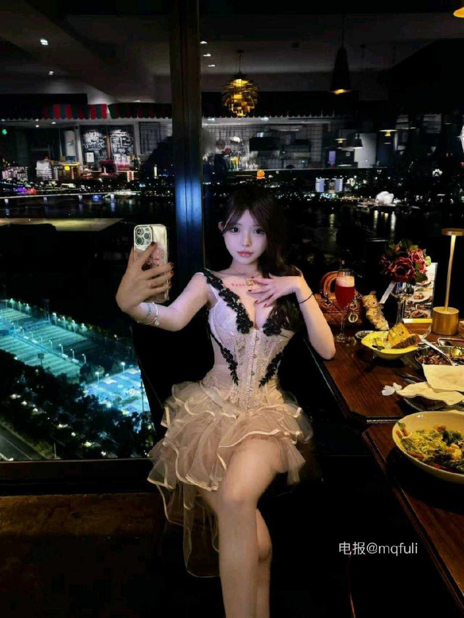 兔比 2025-08-28 17:32:24 申请加入你的购物车成为你熬夜的宝贝 兔兔比 第2张