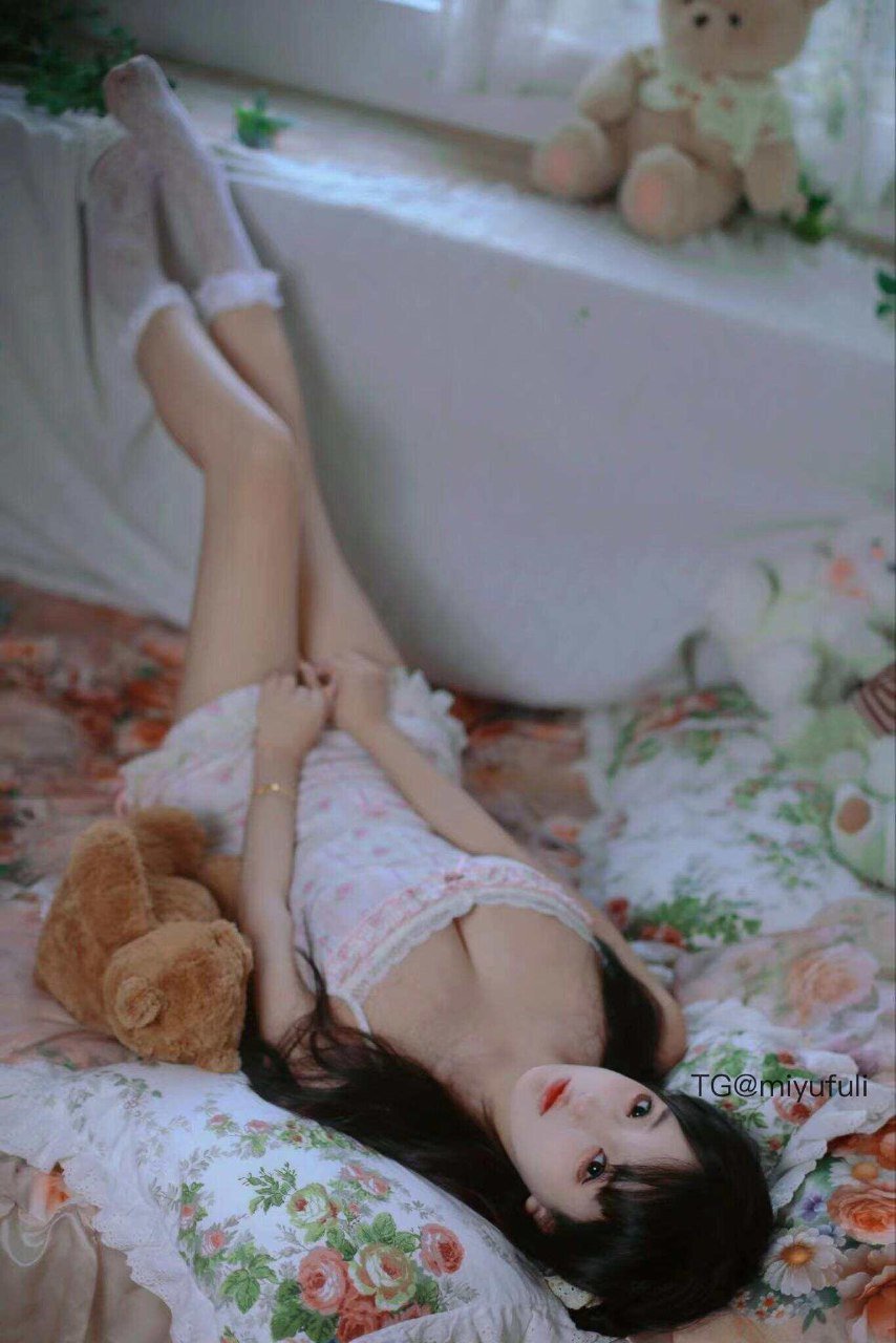 咩咩酱 2025-08-27 10:50:34 我饿了 果然性感不能当饭吃 第2张