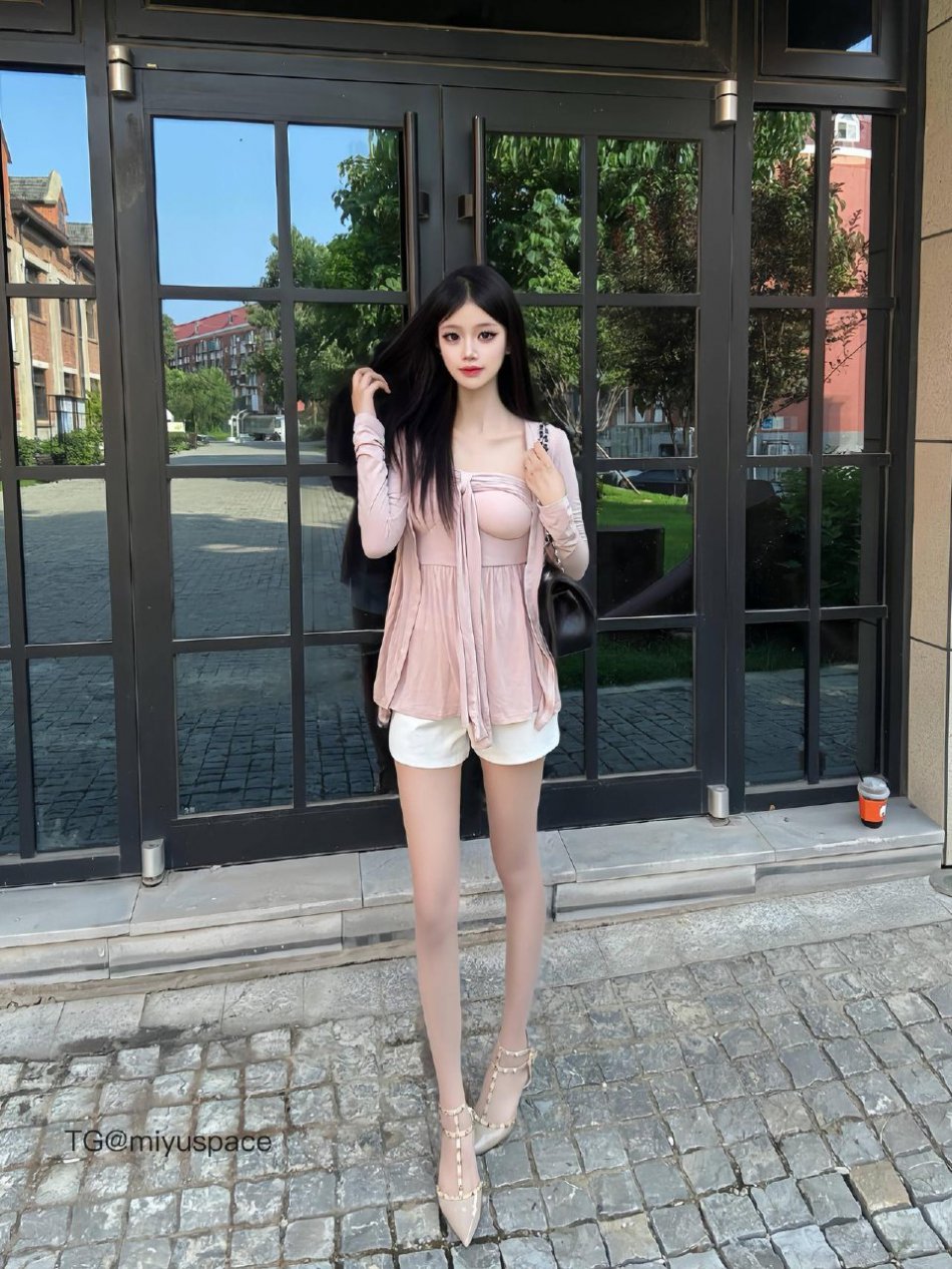 小鹿呀 2025-08-13 23:39:36 我感觉肉丝比黑丝更性感呢 第3张