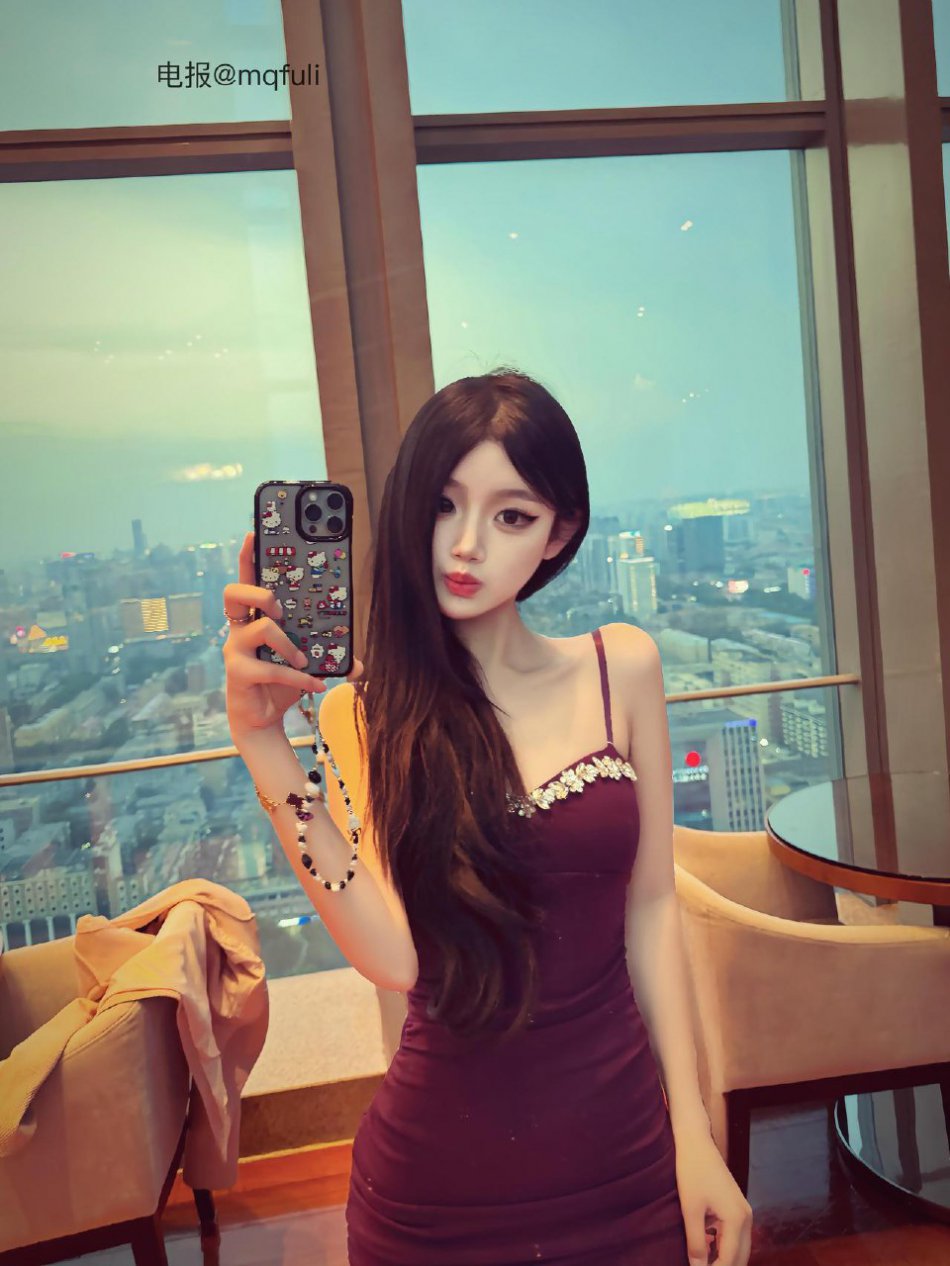 小鹿呀 2025-08-13 23:39:36 我感觉肉丝比黑丝更性感呢 第2张