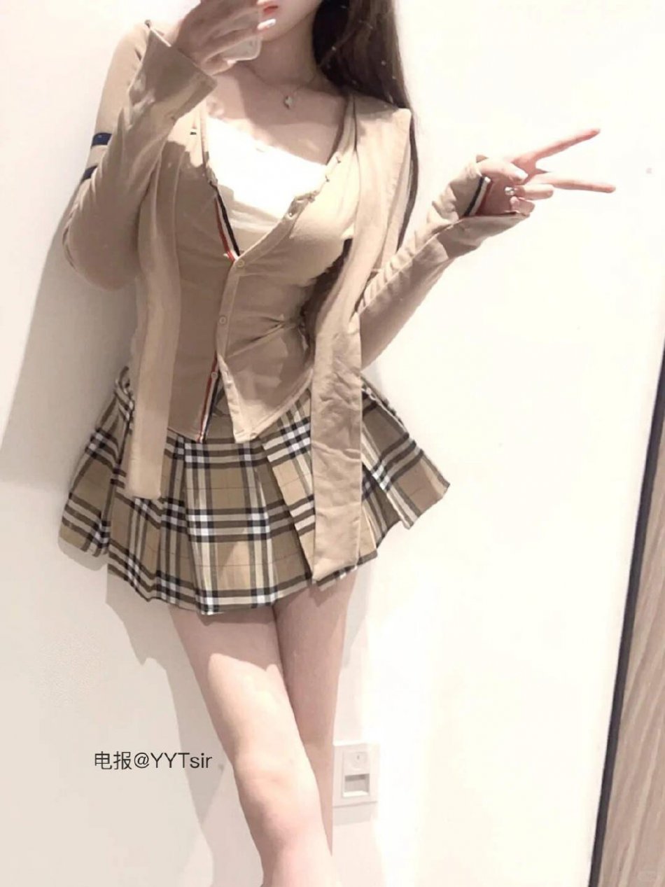 可可爱吃糖 2025-08-16 23:36:37 突然 吹来了一股学院风 第3张