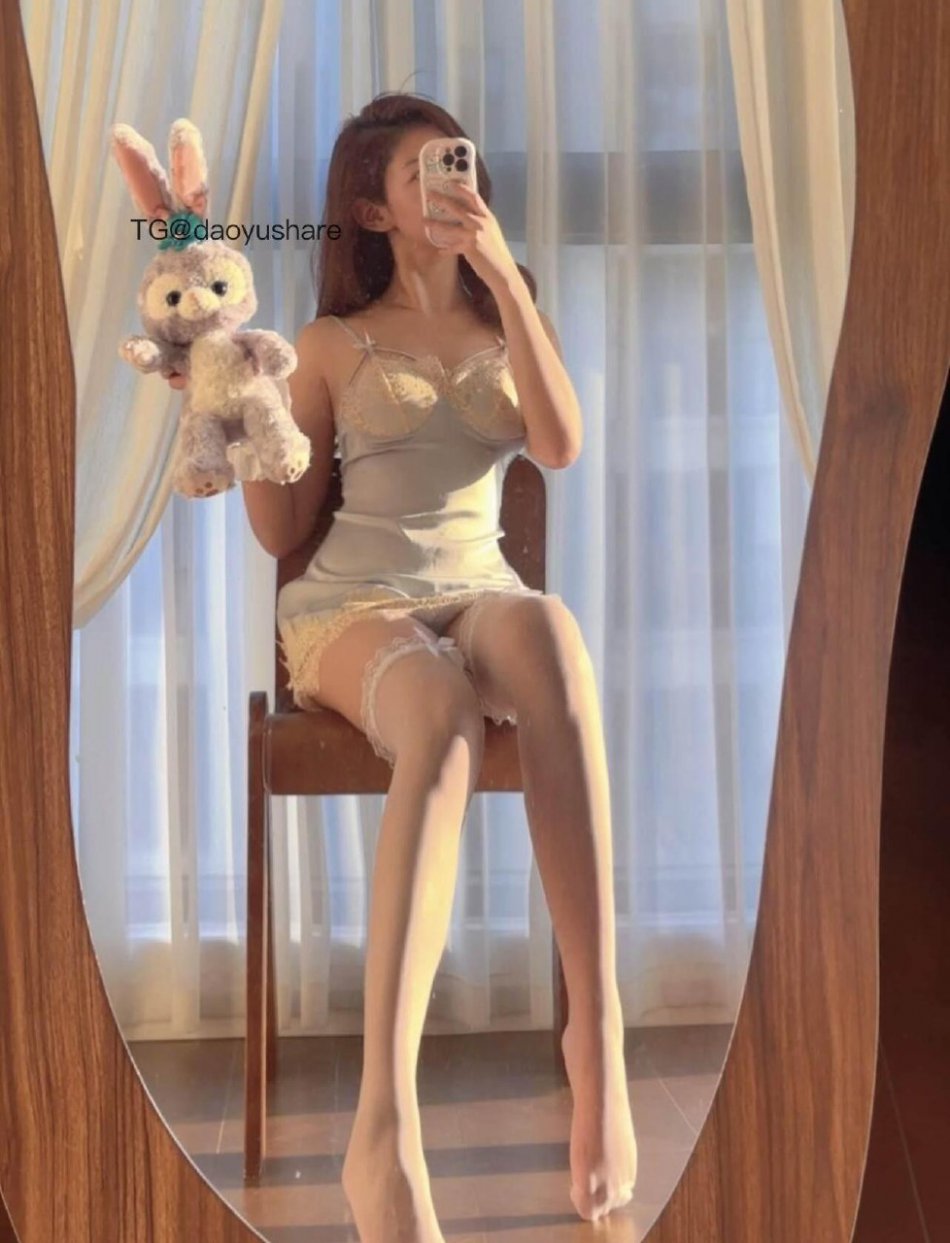 小妞妞💕 2025-08-12 13:50:52 呀～脚底脏了😤 小妞妞 第4张