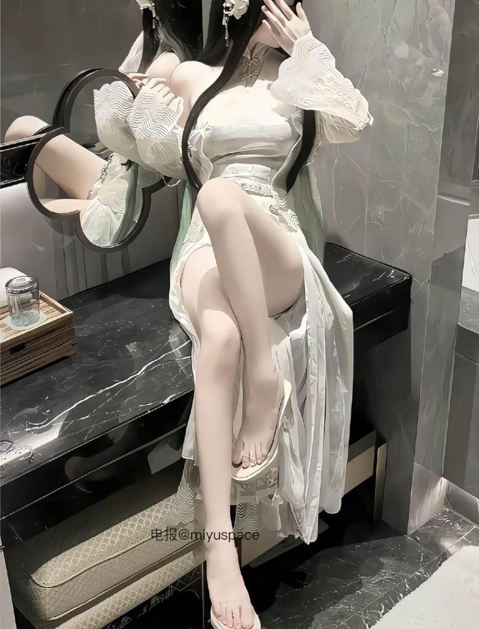 小妞妞💕 2025-08-17 06:58:09 袜子掉了～还不赶紧帮我穿上 小妞妞 第3张