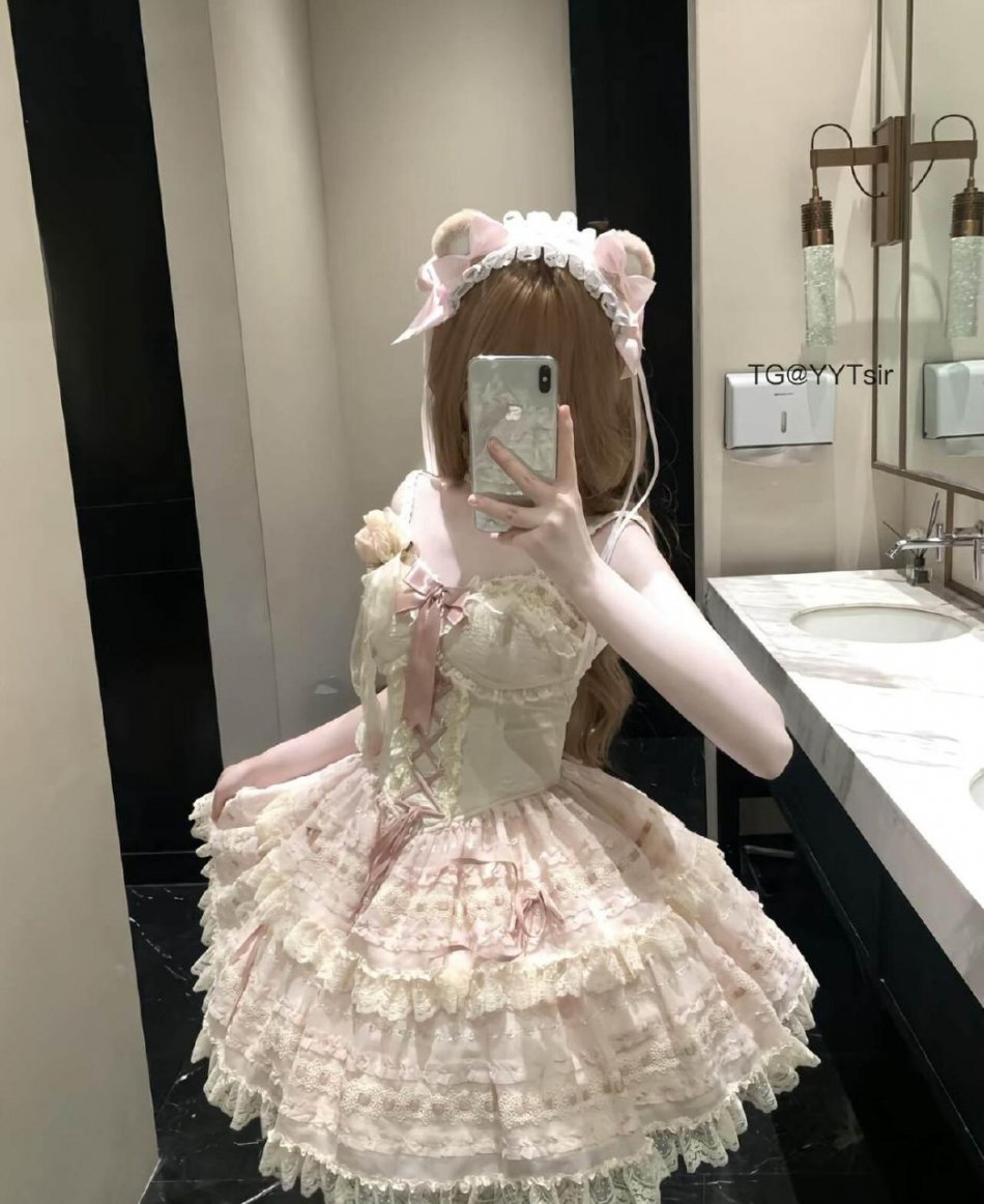 小妞妞💕 2025-08-17 06:58:09 袜子掉了～还不赶紧帮我穿上 小妞妞 第7张