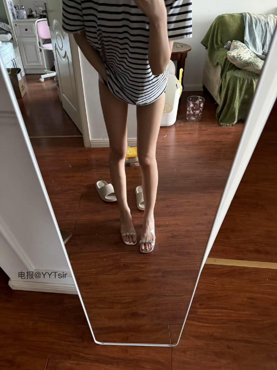 月饼 2025-08-09 15:18:32 还是决定漏出来给你们看看 第1张