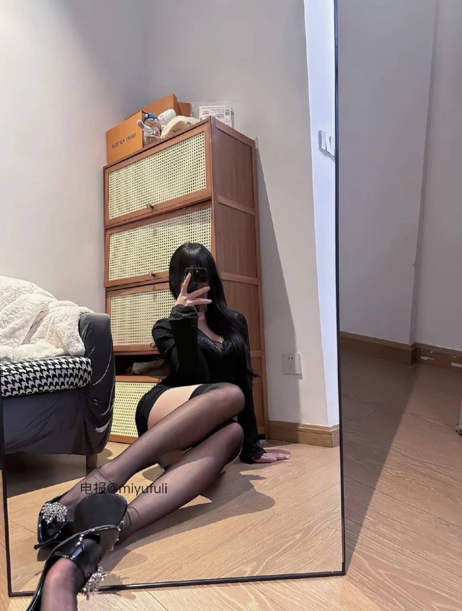 小奈酱 2025-09-01 20:15:33 哪有什么意难平 你穿包臀裙你也行 第2张