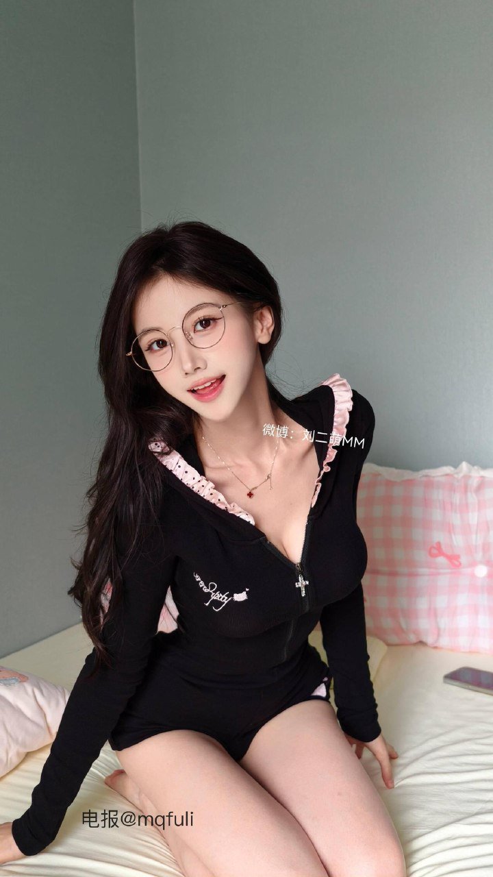 刘二萌 2025-09-02 10:12:19 🔥乖乖女的私下神秘日常🤫