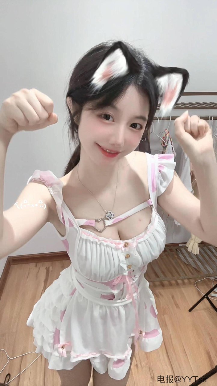 大摆锤 2025-09-02 14:52:56 准备穿这套去泳池🏊♀️看看能迷住谁 第4张