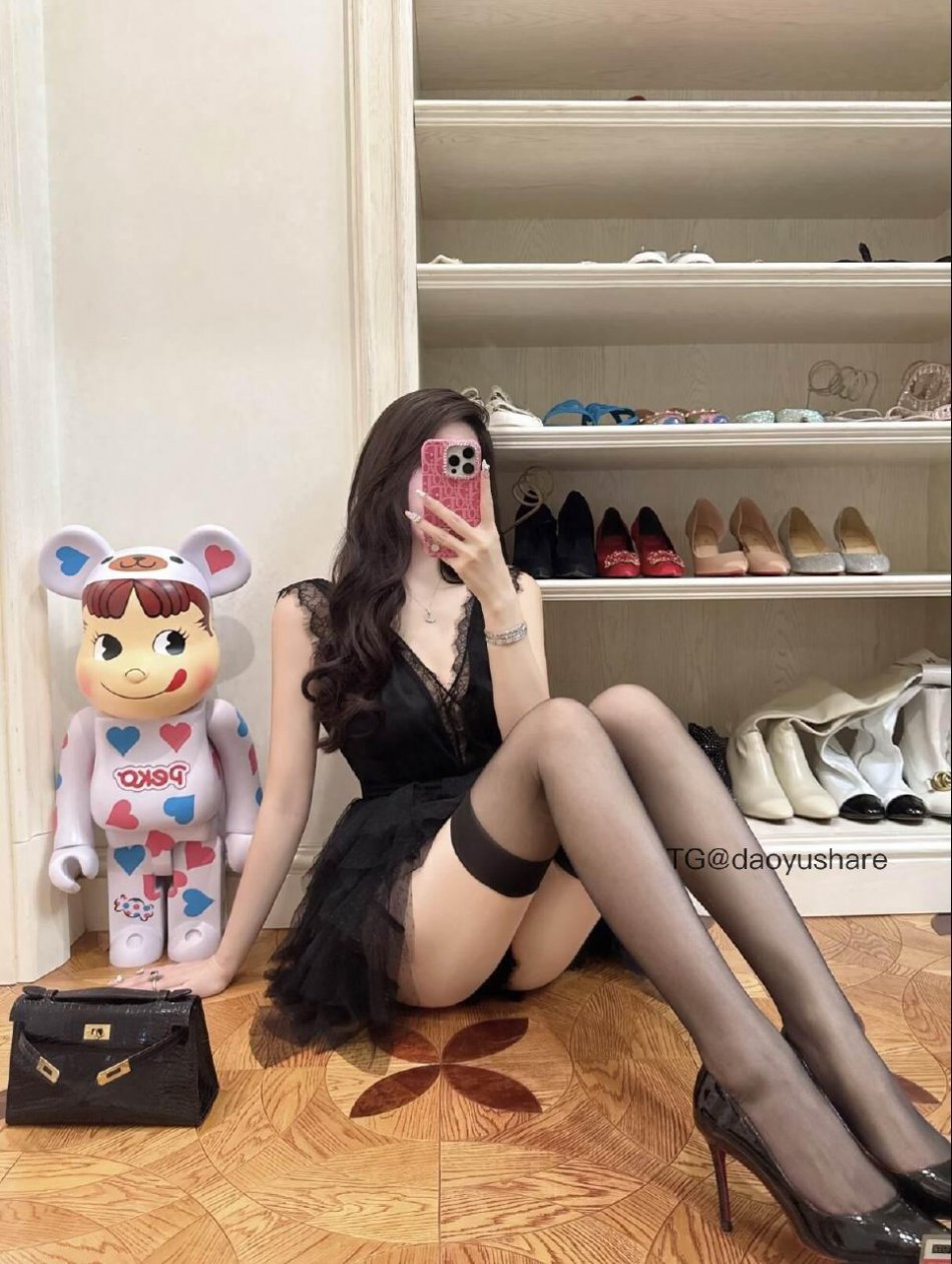糖果不熬夜 2025-09-06 02:18:38 哥哥你们说这样穿诱不诱人 第3张