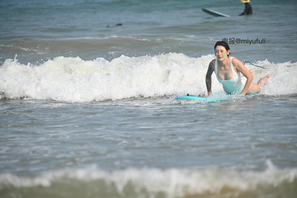 栗子Chen 2025-09-05 16:42:48 纯白泳衣🩱 海上玩水是真幸福呀☺️ 第5张