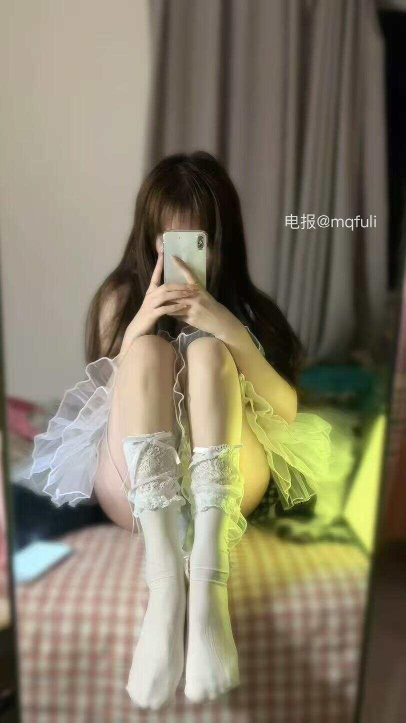 莹莹iio 2025-09-10 10:52:51 还是第一次穿这种袜子 第4张