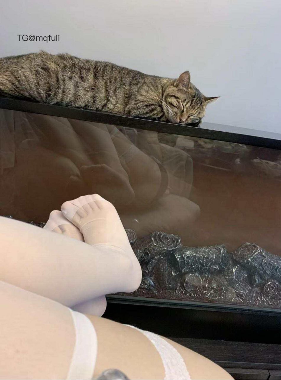 小宣先睡噜 2025-09-13 21:35:52 今晚又是一个人无聊的时候😑 第2张