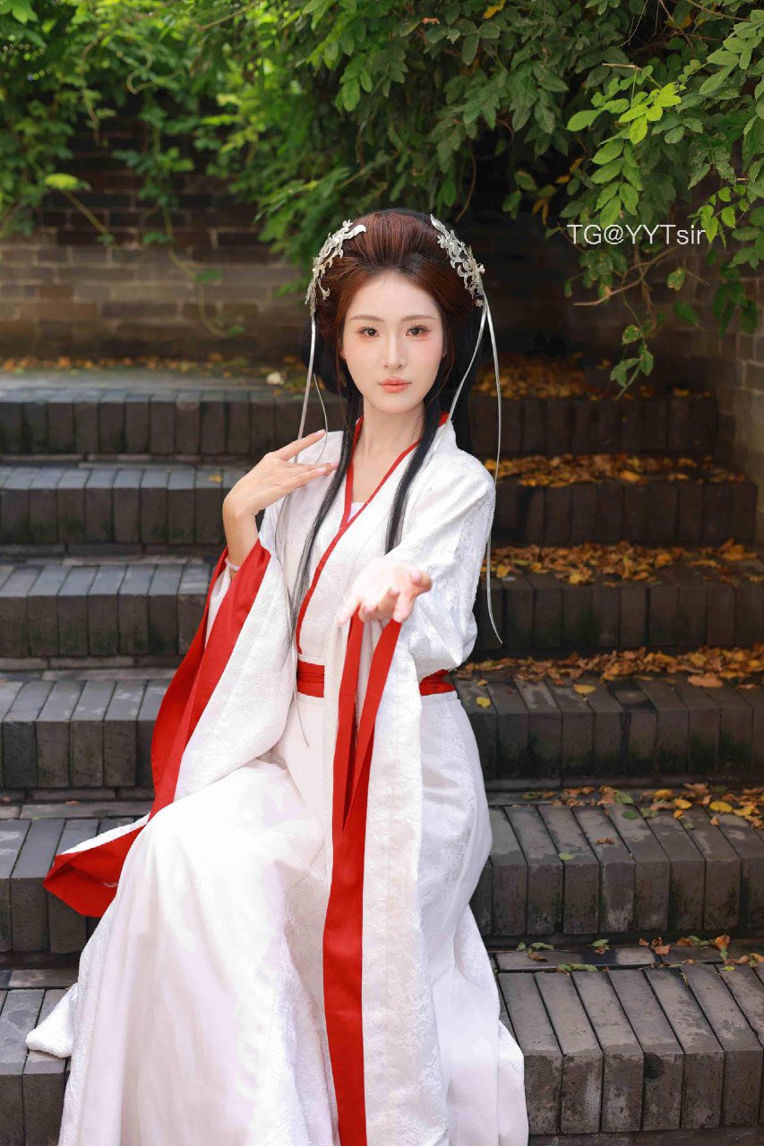 粉红小香猪 2025-09-17 14:43:17 拍了好看的照片给宝宝们看👀 第4张