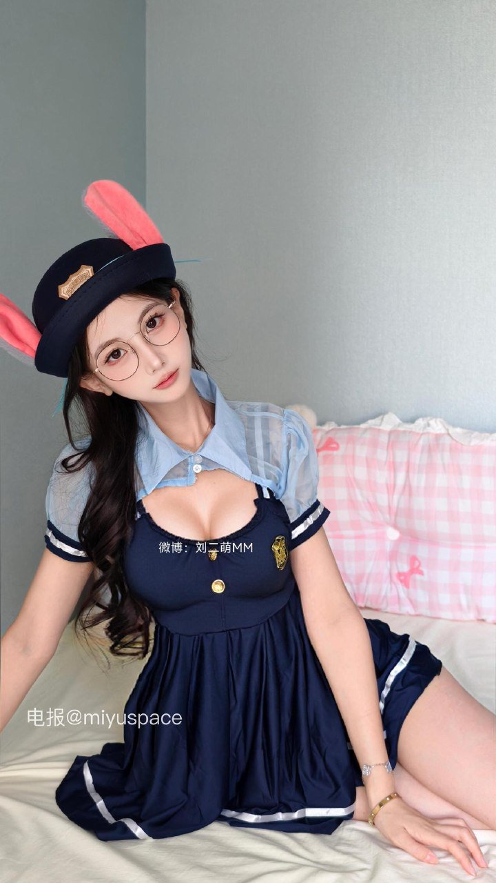 刘二萌 2025-09-18 17:56:22 超级刺激各种 细节 全部纳入眼底一清二楚