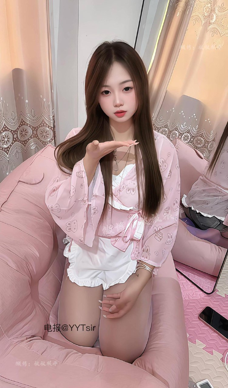被被很香 2025-09-21 21:09:04 老公,别抽烟了,抽我,好不好 第3张