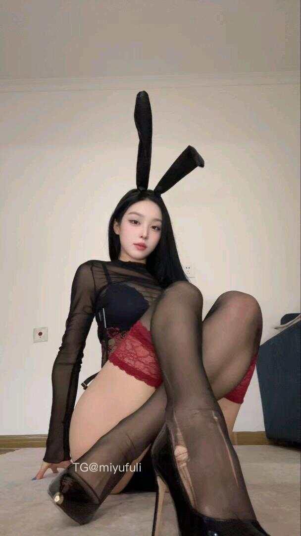 里不理 2025-09-25 11:48:53 兔女郎