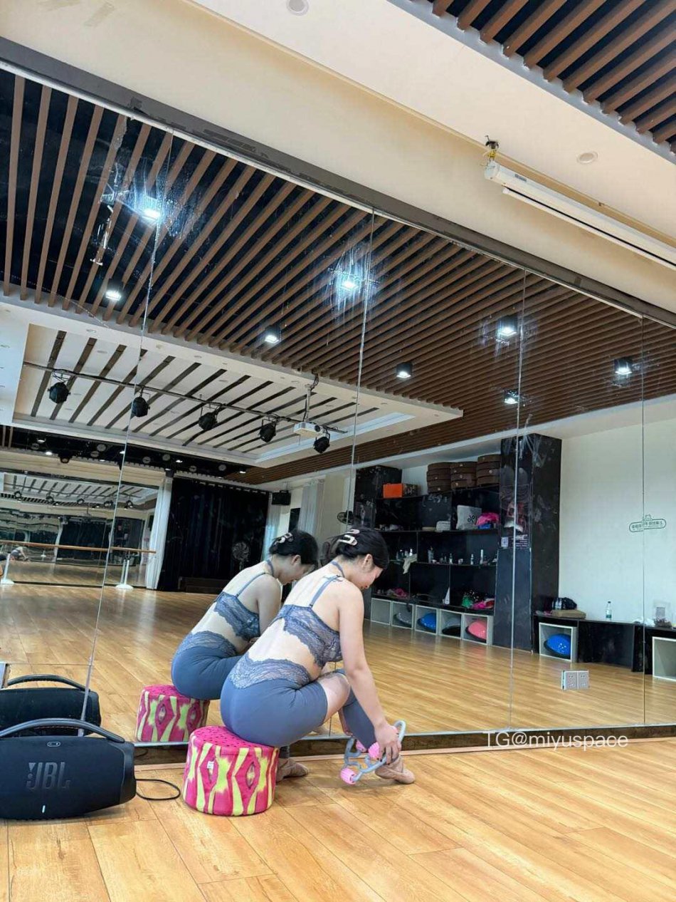 芳姨 2025-09-26 18:44:26 周五快乐了吗，宝宝们😘