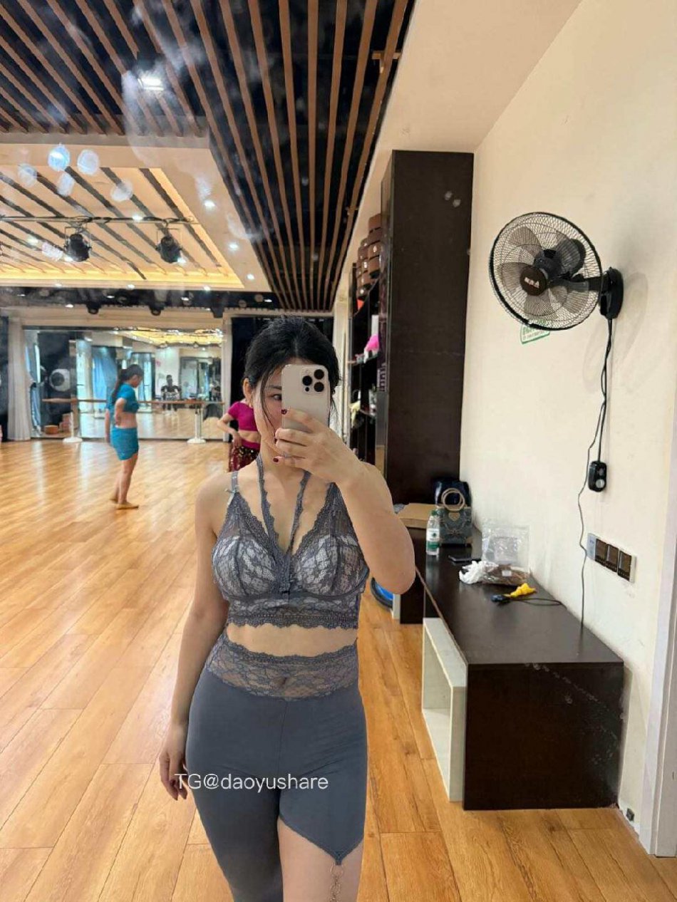 芳姨 2025-09-26 18:44:26 周五快乐了吗，宝宝们😘