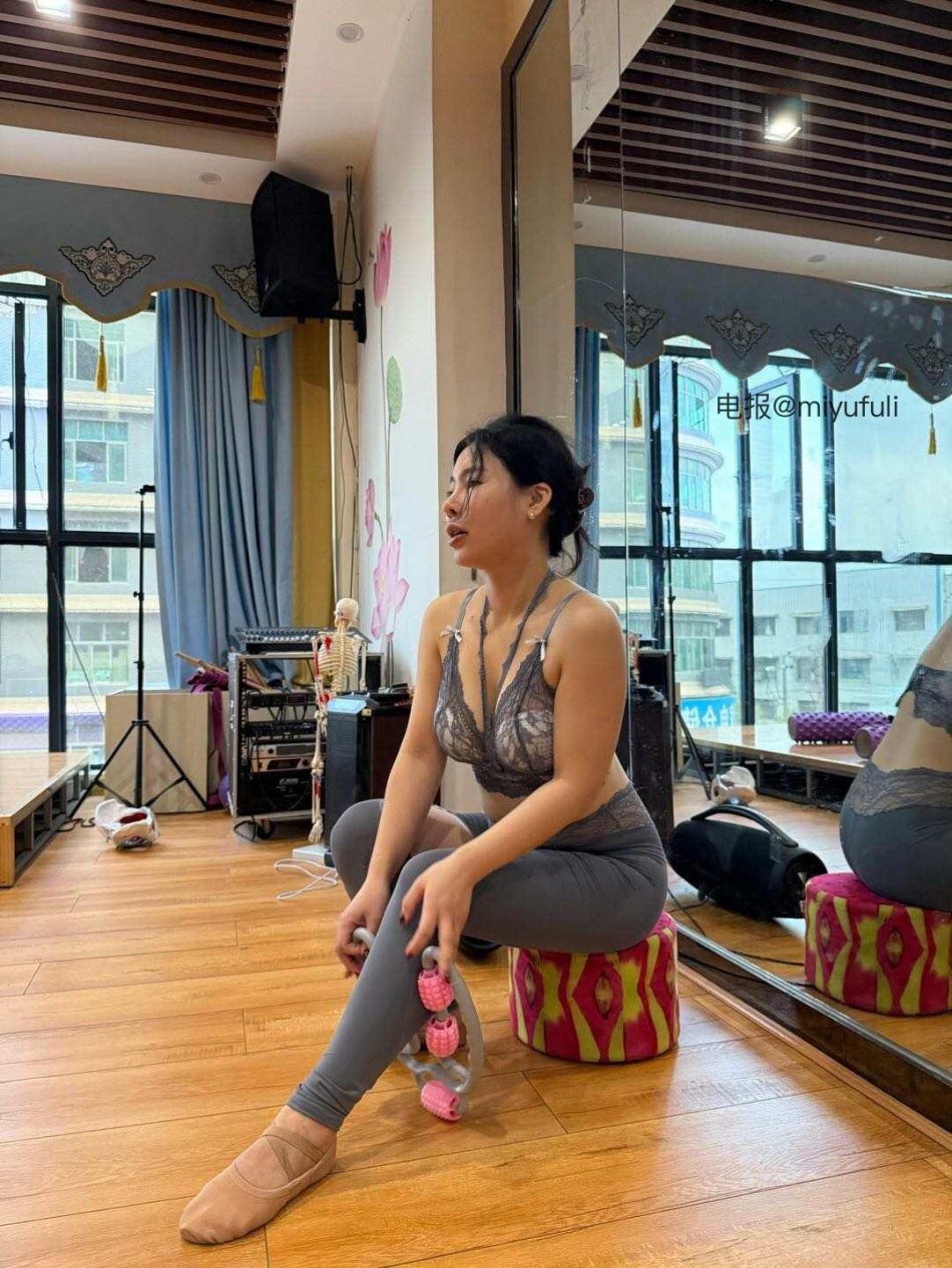 芳姨 2025-09-26 18:44:26 周五快乐了吗，宝宝们😘